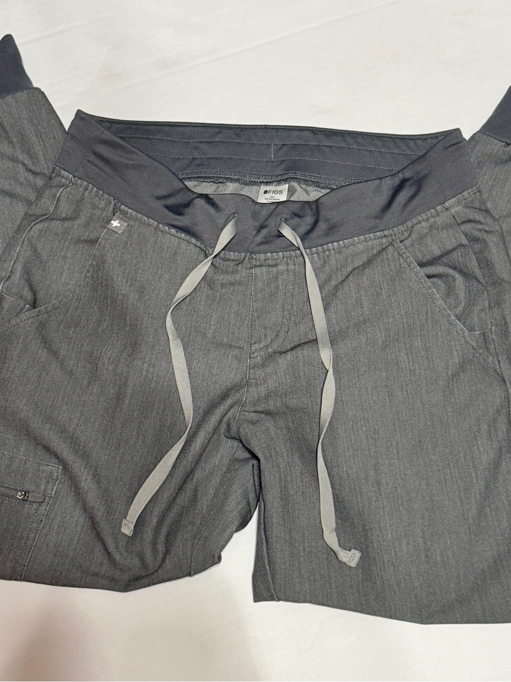 Figs Women's Gray Scrub Pants with  Waistband and Drawstring